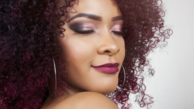 la_texture_naturellement_bouclee cheveux