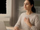 Une illustration apaisante autour de la cohérence cardiaque et de la récupération active. Elle évoque une pause respiratoire simple pour réduire la tension et retrouver de l’énergie.